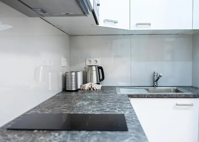 Extra - New - Charming *