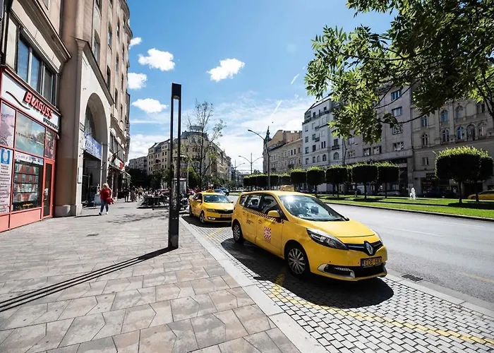 Extra - New - Charming *